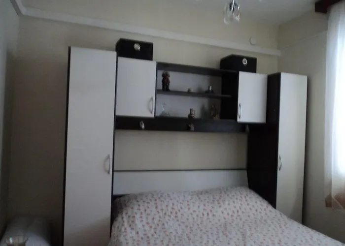 Appartement By The Sea - 12427